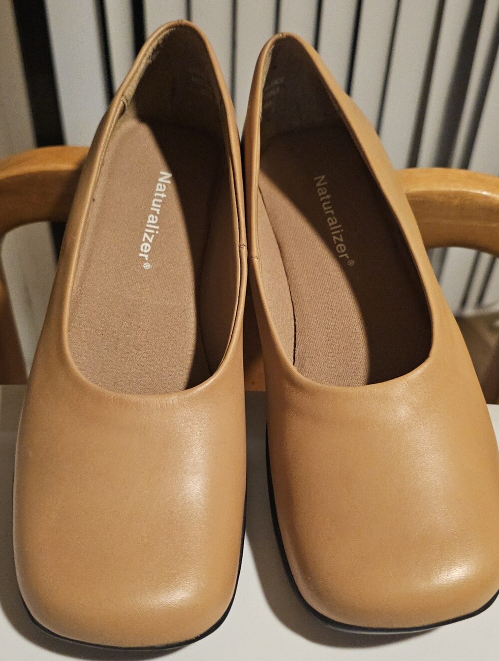 Naturalizer Women's Camel Leather Slip-On Flats